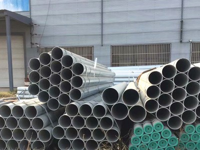 廠家直銷Q235小口徑鍍鋅無縫鋼管機(jī)械設(shè)備制造加工鍍鋅管