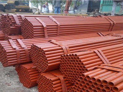 架子管廠家生產(chǎn)建筑工地 結(jié)構(gòu)工程用紅油排珊管 腳手架鋼管