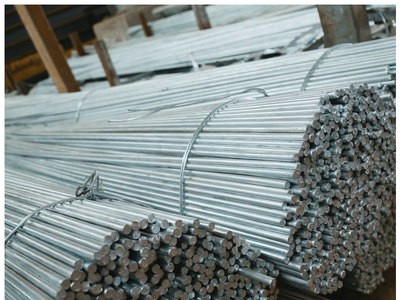 廠家供應(yīng)建筑工程用鍍鋅圓鋼可定制機(jī)械制造用熱浸Q235B鍍鋅圓鋼