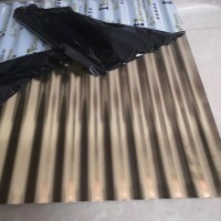 香檳金不銹鋼波浪板圓弧表面貼膜波紋板厚0.6*836寬長(zhǎng)2440